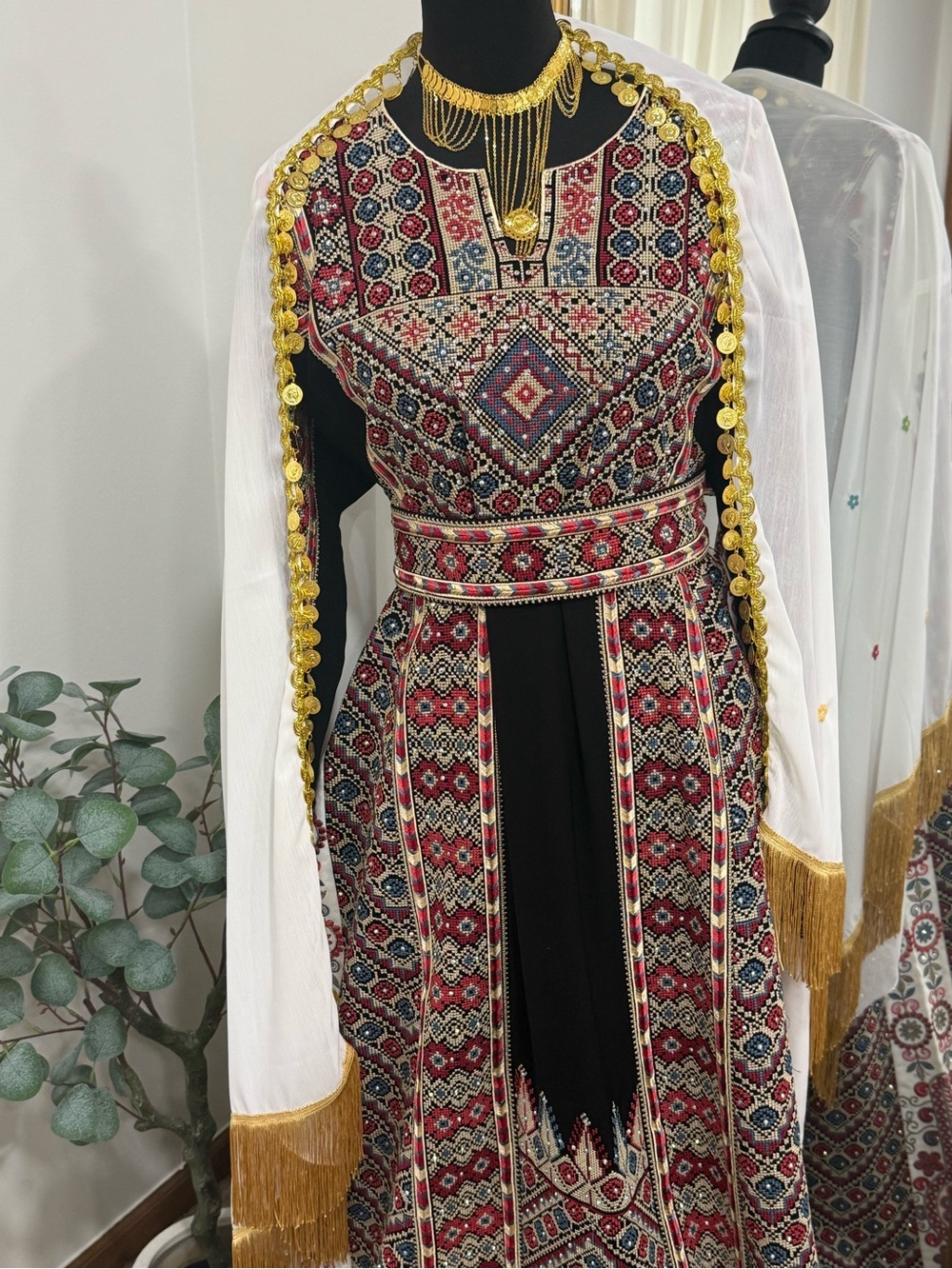 Henna thoub, henna thobe, tatreez thoub , Palestinian thob, traditional dress